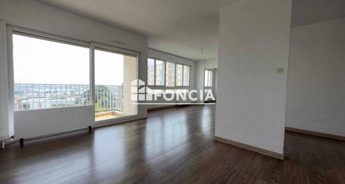 Appartement 3 pièces 77 m² · à Oullins-Pierre-Bénite · 77,3 m² · 970 €/mois