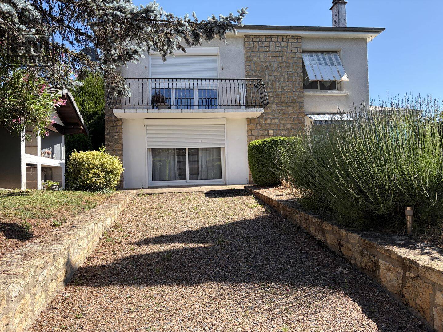 Maison 8 pièces 140 m² · à Juillac · 140 m² · 180 000 €