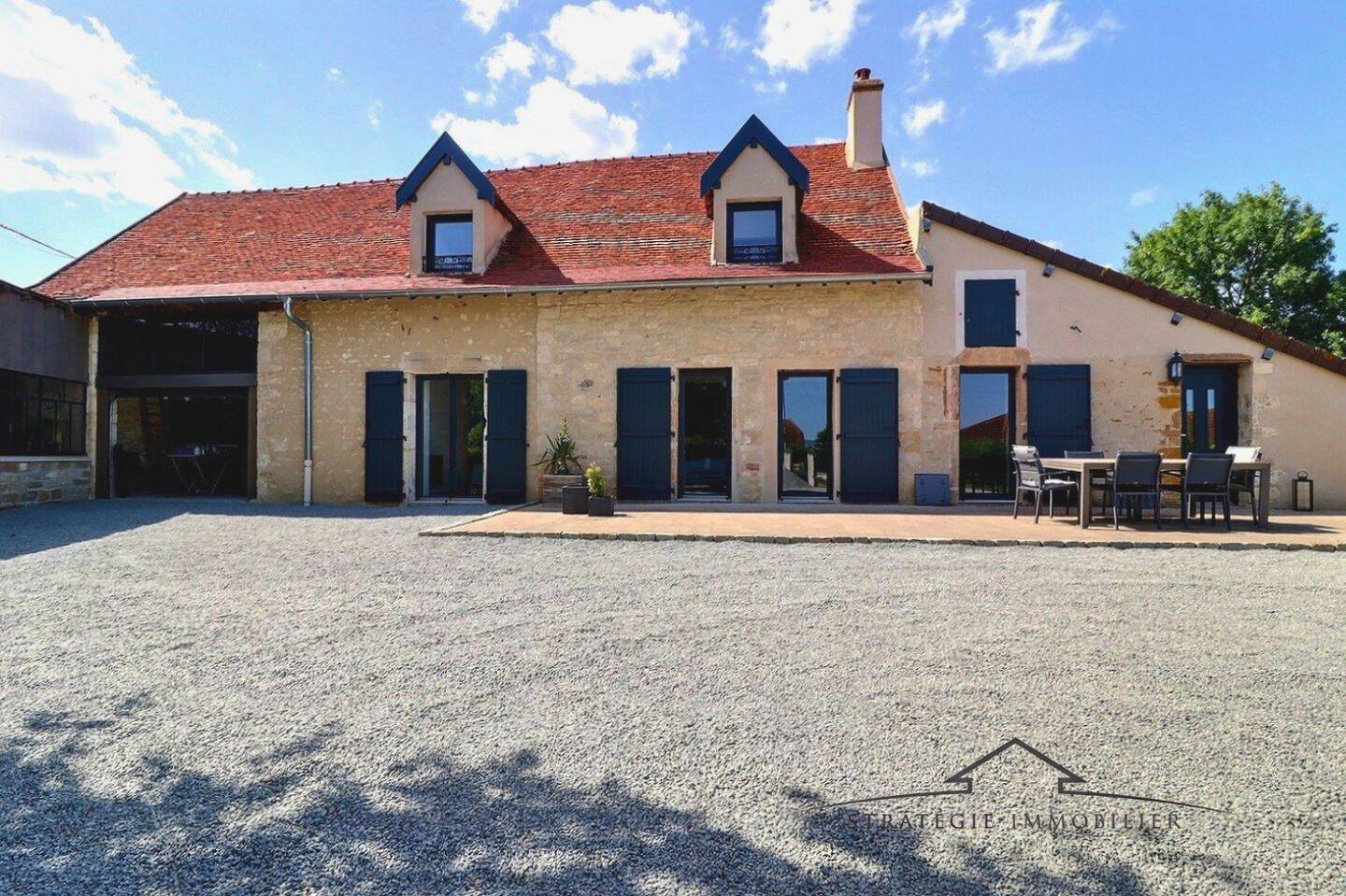 Maison 6 pièces 160 m² · à Messey-sur-Grosne · 160 m² · 348 000 €
