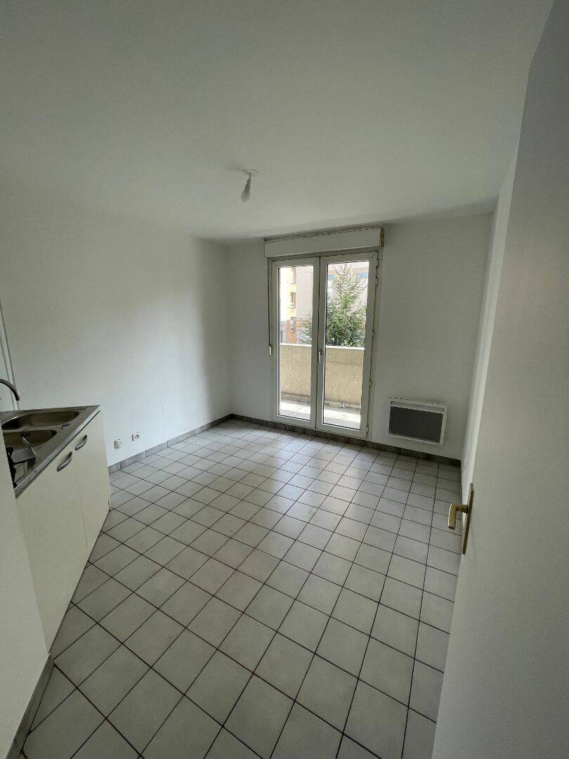 Appartement 3 pièces 78 m² · à Lyon 7ème Arrondissement · 77,6 m² · 1 155 €/mois