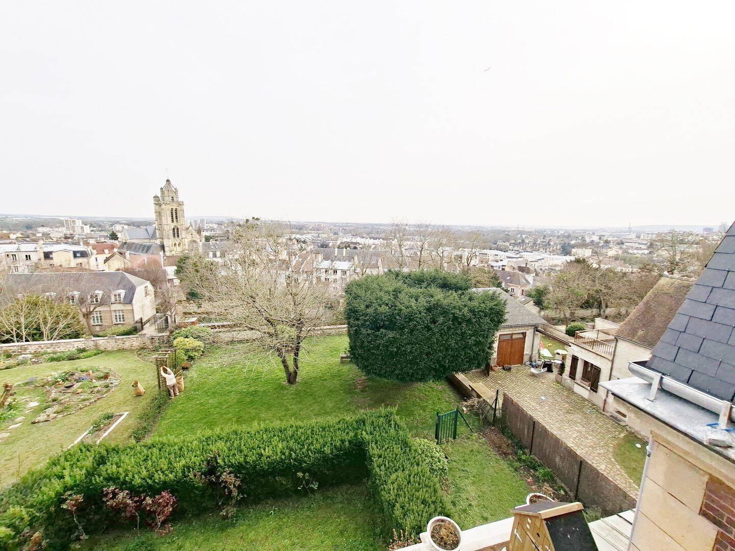 Appartement 4 pièces 148 m² · à Pontoise · 148 m² · 360 000 €