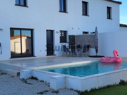 Villa à louer 1 420 € 4 pièces 3 chambres 100,9 m² 150 m² de terrain Sernhac 30210