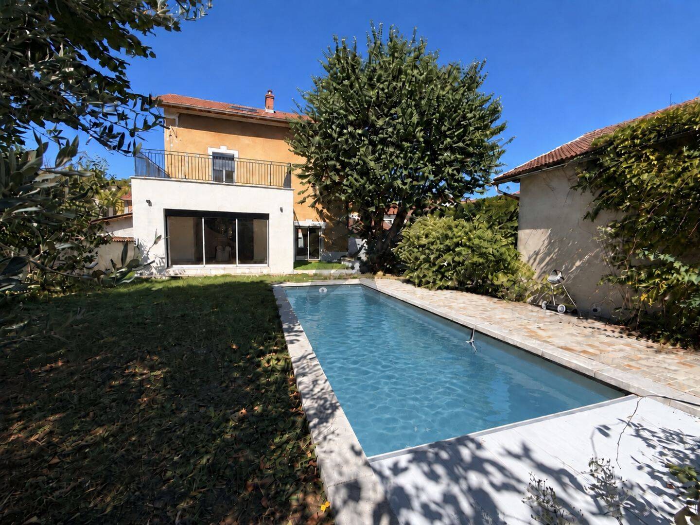 Maison 6 pièces 165 m² · à Montluel · 165 m² · 550 000 €