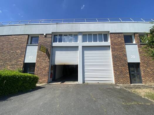Local d'activités à vendre 950 000 € 675 m² d'espace de stockage Zone d'Activité Ouest A Lisses 91090