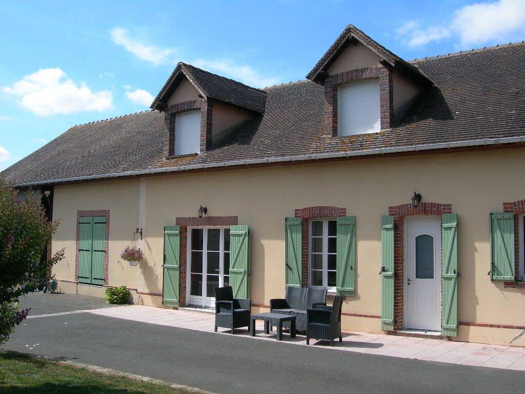 Maison 8 pièces 200 m² · à Thivars · 200 m² · 578 000 €