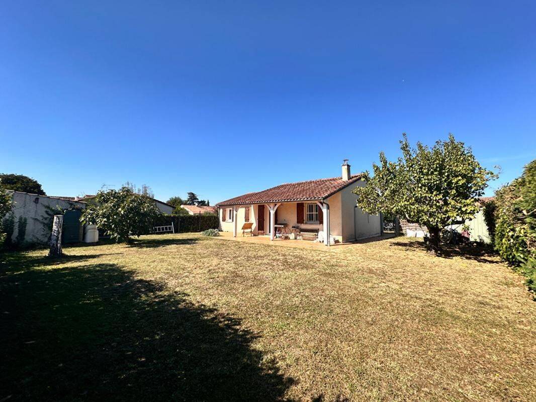 Maison 5 pièces 650 m² · à Le Passage · 650 m² · 210 000 €