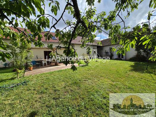 Maison à vendre 294 000 € 10 pièces 4 chambres 110 m² 3 075 m² de terrain Chaumont-en-Vexin 60240