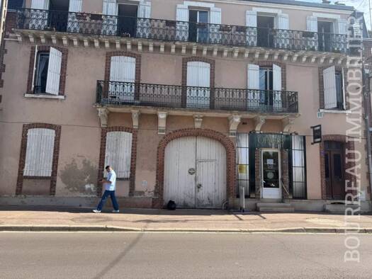 Immeuble à vendre 224 000 € 227 m² Vieille Ville Joigny 89300