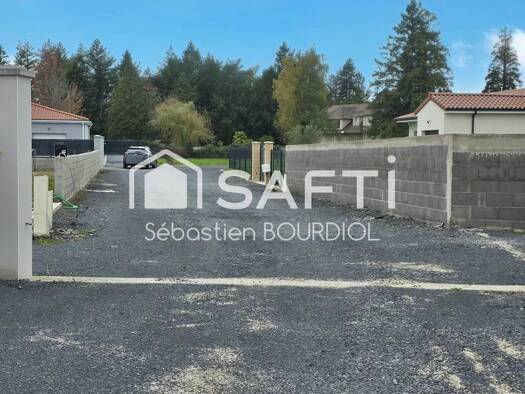 Terrain constructible viabilisé à vendre 118 990 € 1 803 m² de terrain Orléat 63190