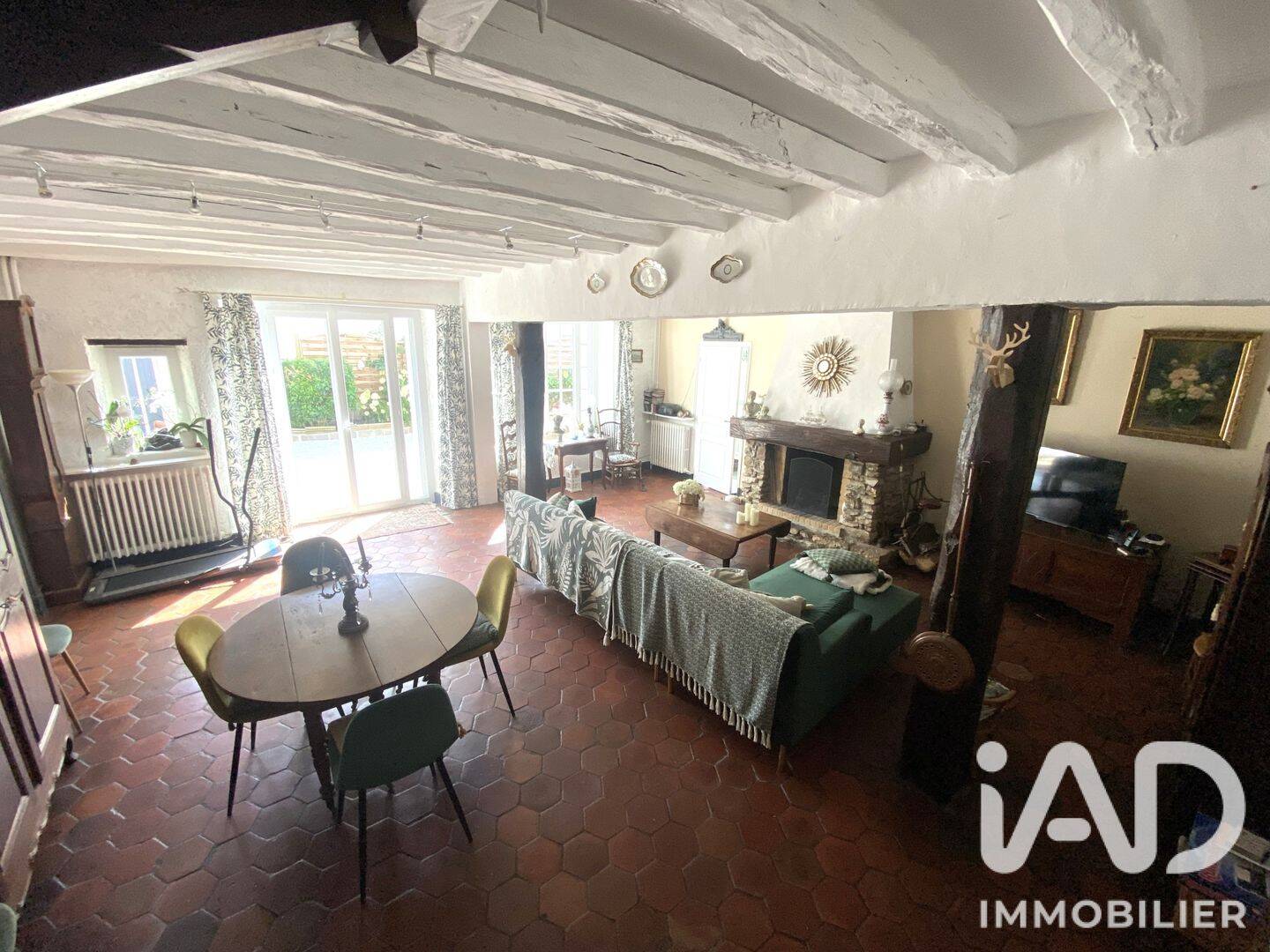 Maison 8 pièces 166 m² · à Hanches · 166 m² · 327 000 €