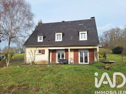 Maison à vendre 105 000 € 4 pièces 3 chambres 90 m² 2 527 m² de terrain Besse 15140