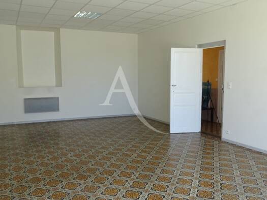 Local commercial à louer 650 € 74 m² de surface de vente Domairan-Saint Michel-Moulin Vert-Saint Jacques-L'Étoile Carcassonne 11000