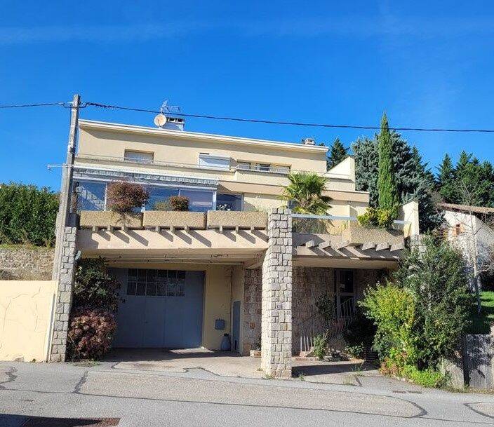 Maison 8 pièces 161 m² · à Saint-Félicien · 161 m² · 230 000 €