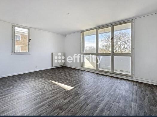 Appartement à vendre 297 000 € 4 pièces 3 chambres 96 m² Étage 3/6 Cormiers-Hauts Batons-Champy-Butte Verte Noisy-le-Grand 93160