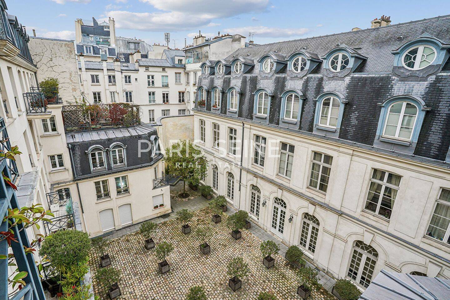 Appartement 2 pièces 49 m² · à Paris 6ème Arrondissement · 48,5 m² · 2 090 €