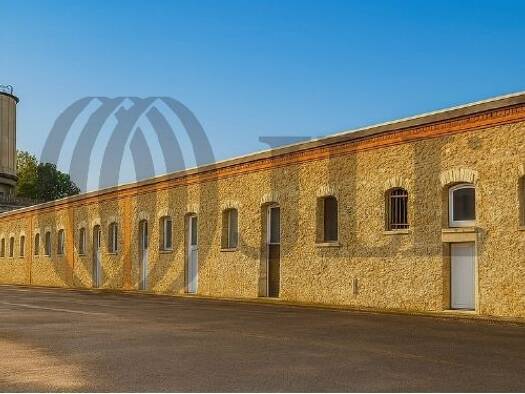 Local d'activités à vendre 2 320 000 € 2 905 m² d'espace de stockage divisible Cités Leroy Saint-Fargeau-Ponthierry 77310