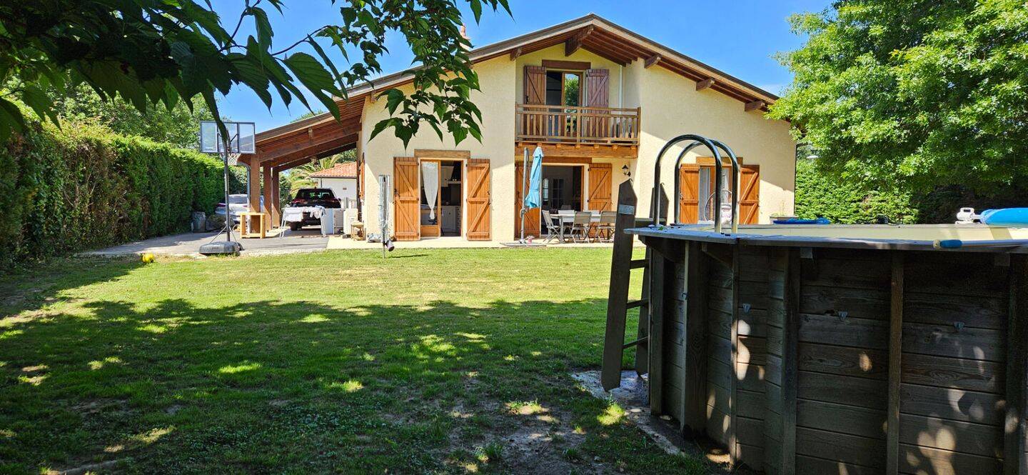 Maison 5 pièces 137 m² · à Biarrotte · 137 m² · 1 540 €/mois