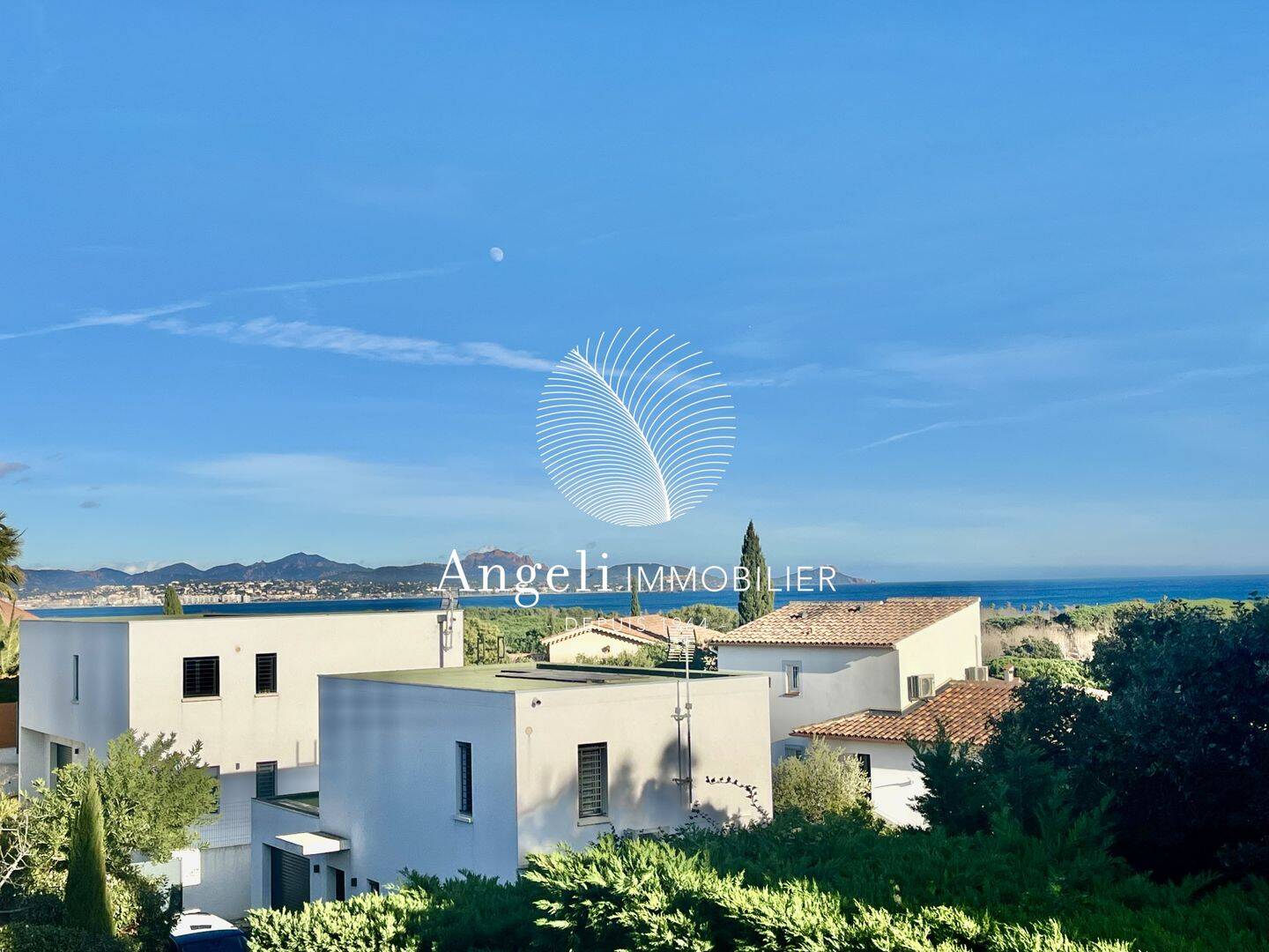 Maison 7 pièces 275 m² · à Fréjus · 275 m² · 980 000 €