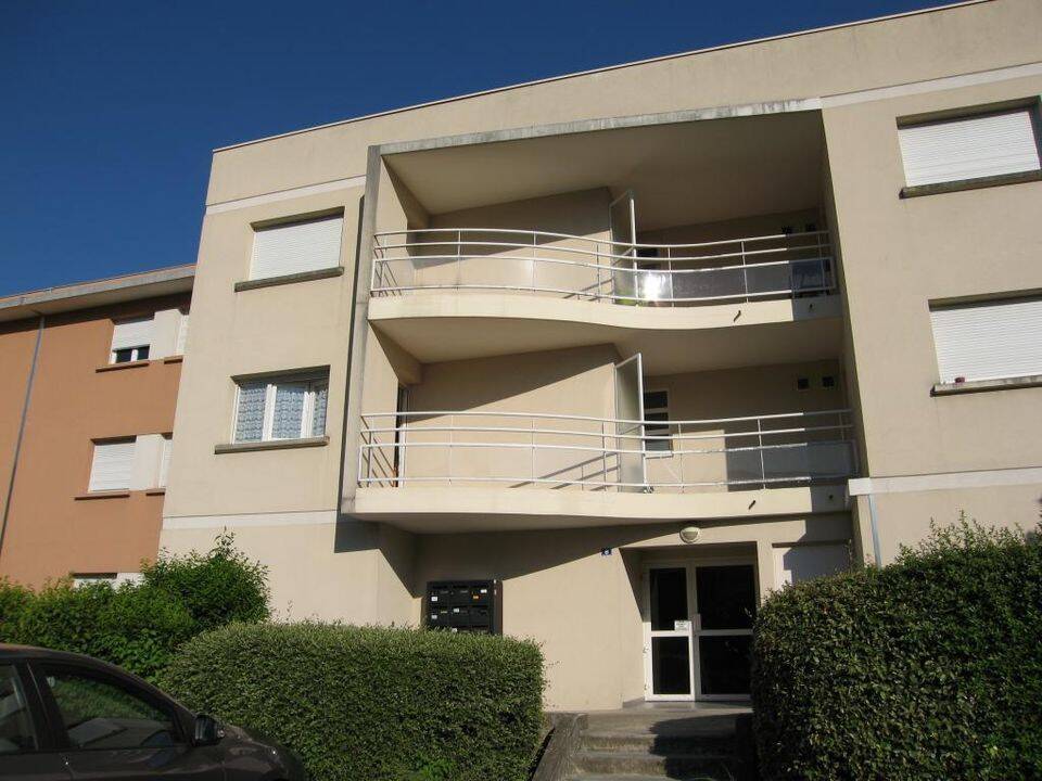 Appartement 1 pièce 18 m² · à Saint-Martin-d'Hères · 18 m² · 360 €