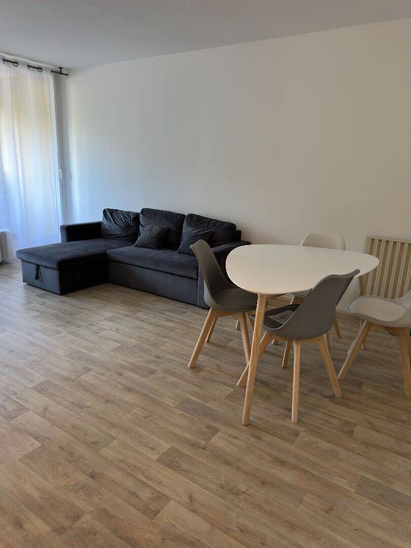 Appartement 3 pièces 64 m² · à Ferney-Voltaire · 63,6 m² · 1 650 €