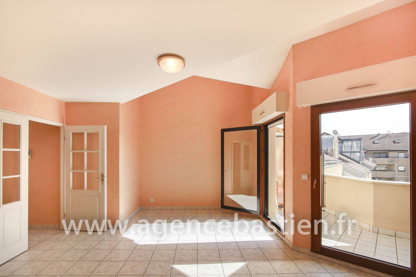 Appartement 1 pièce 31 m² · à Ferney-Voltaire · 31,3 m² · 1 050 €
