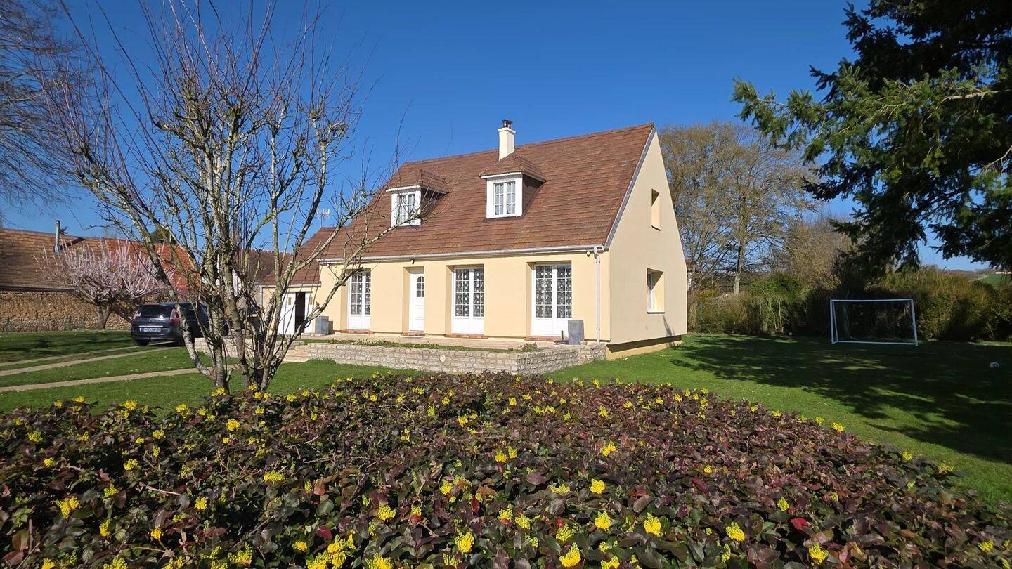 Maison 6 pièces 126 m² · à Nogent-le-Roi · 126 m² · 299 000 €