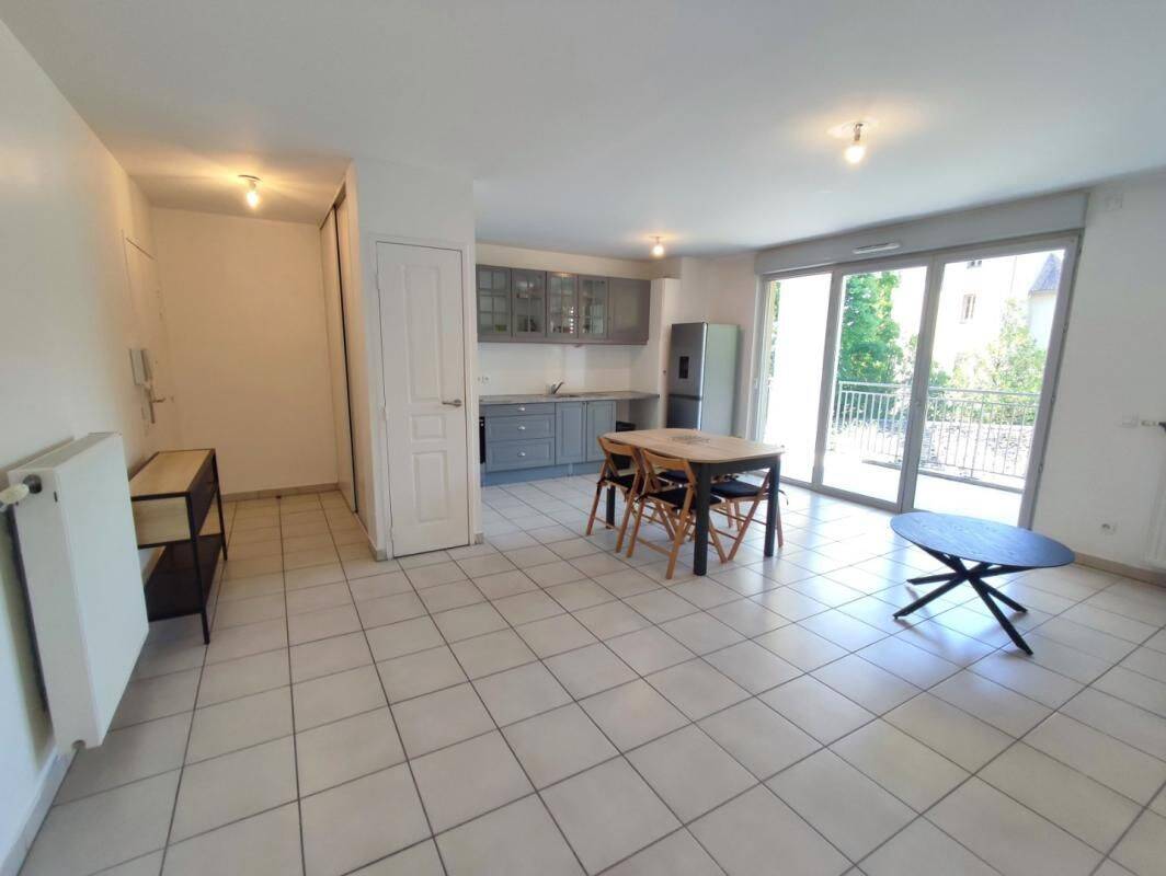 Appartement 3 pièces 64 m² · à Crémieu · 64 m² · 960 €