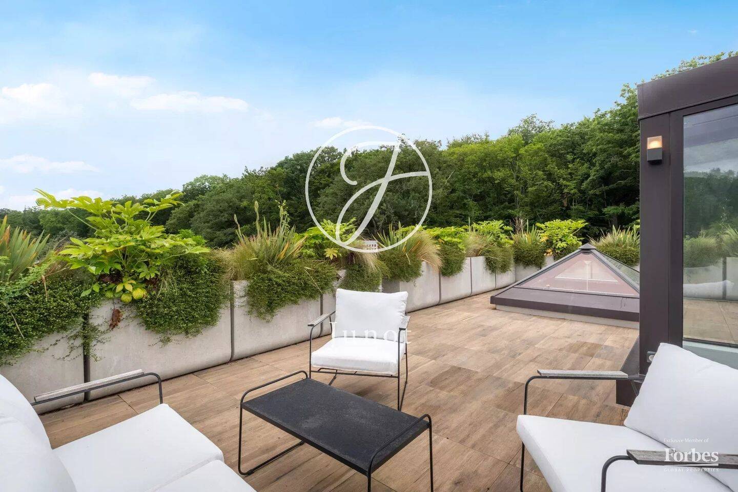 Appartement 6 pièces 151 m² · à Ville-d'Avray · 151,3 m² · 4 500 €/mois