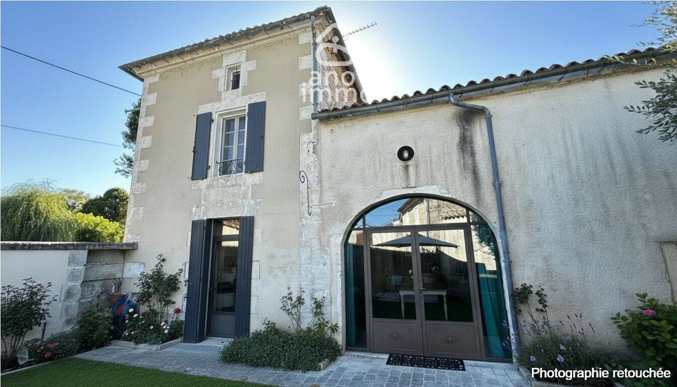 Maison 10 pièces 265 m² · à Hiersac · 265 m² · 279 500 €