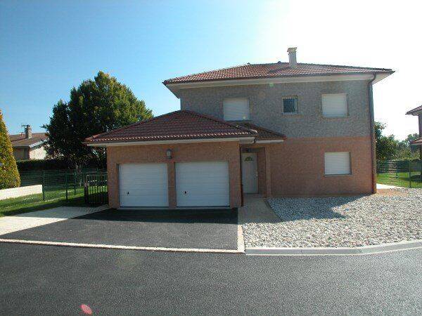 Maison 5 pièces 123 m² · à Gex · 123 m² · 3 015 €