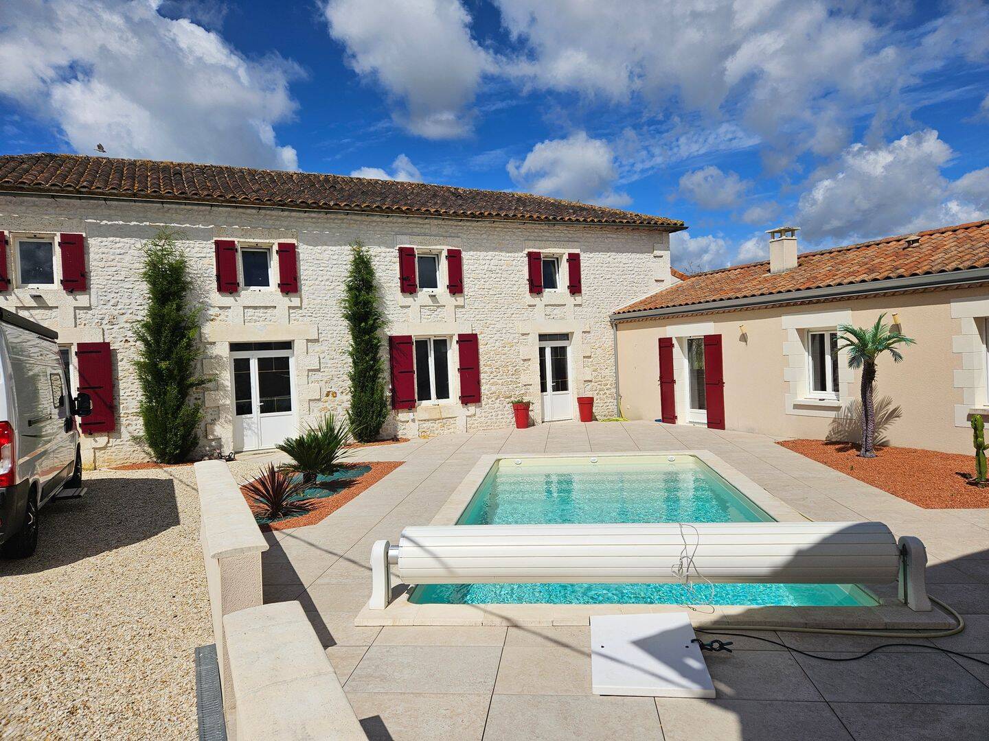 Maison 1 pièce 250 m² · à Rivières · 250 m² · 385 000 €