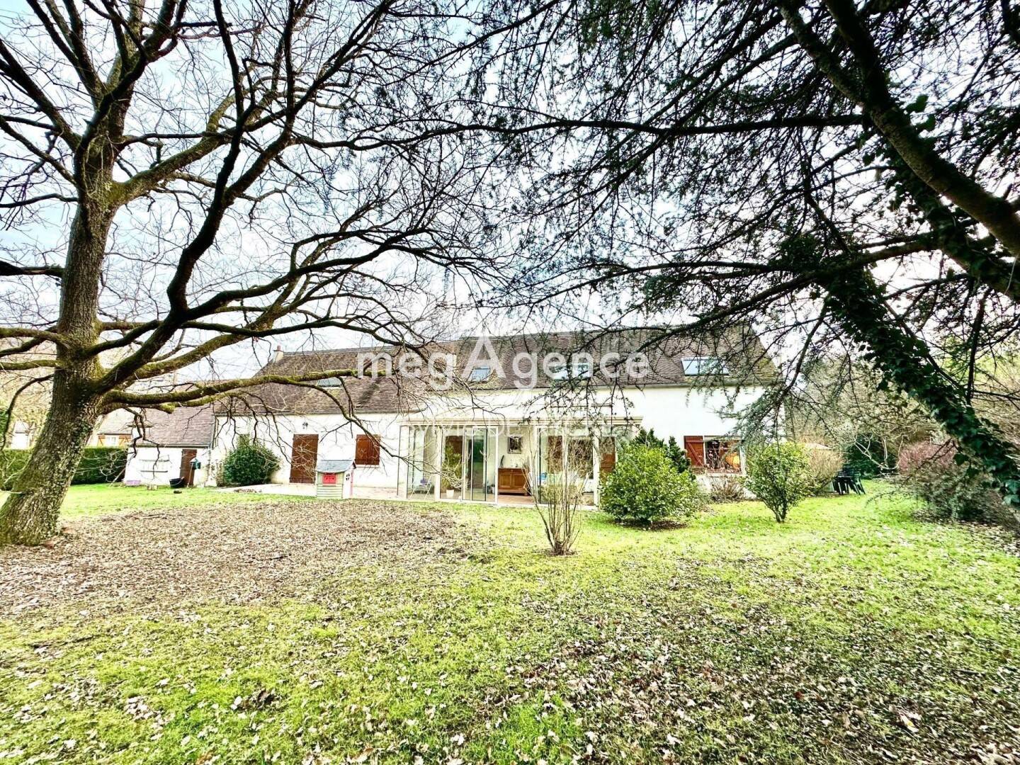 Maison 8 pièces 201 m² · à Brannay · 201 m² · 303 500 €