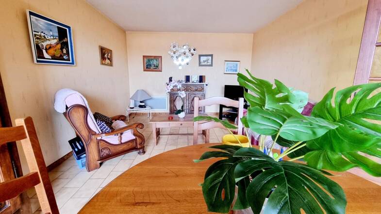 Appartement à vendre 129 000 € 3 pièces 2 chambres 70 m² Sous le toit, Étage 3/3 Rayssac Albi 81000