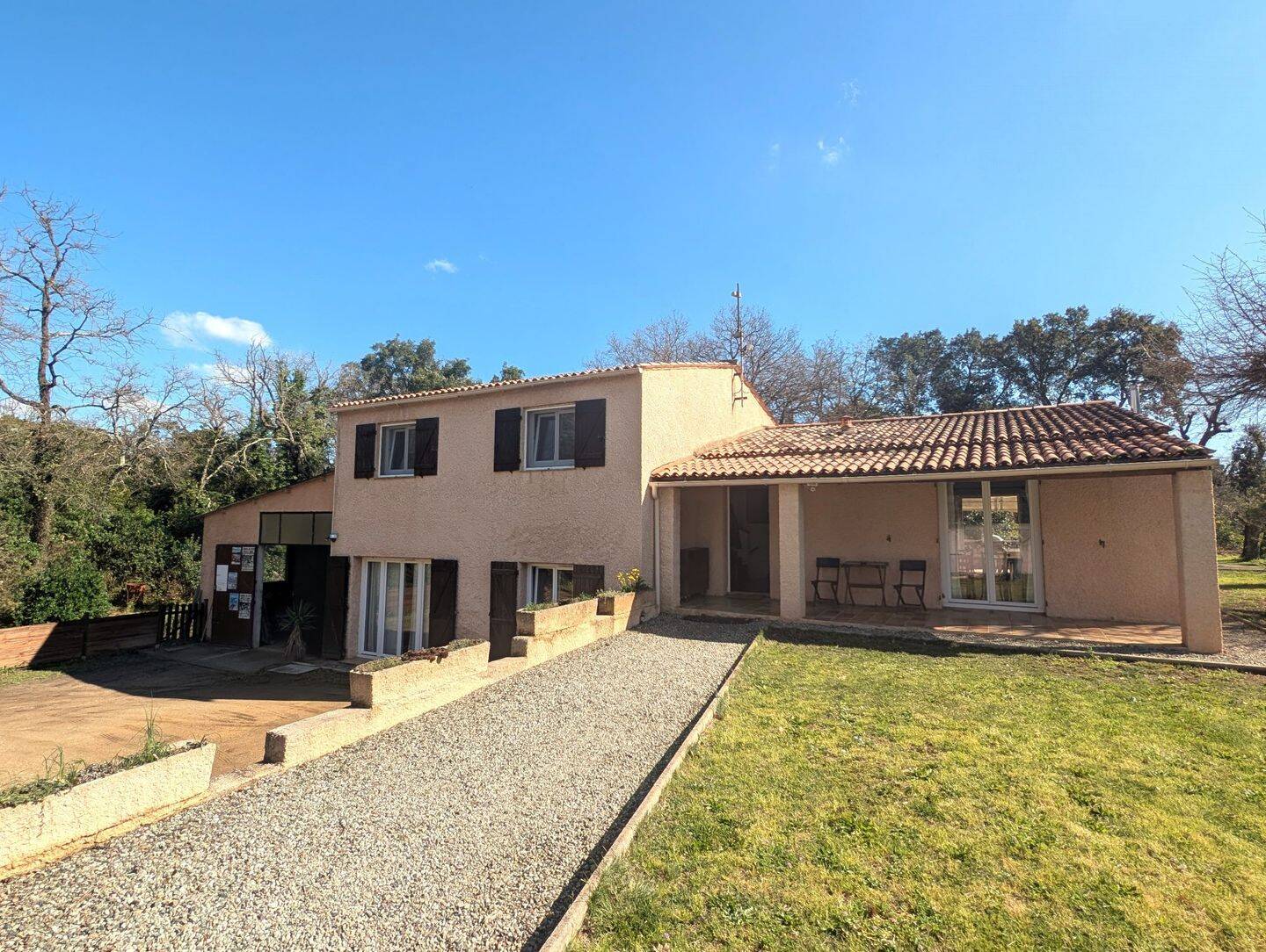Maison 8 pièces 174 m² · à Prunelli-Di-Fiumorbo · 174 m² · 478 000 €