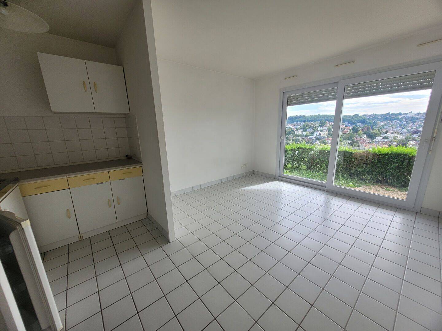 Appartement 1 pièce 24 m² · à Mont-Saint-Aignan · 24,3 m² · 460 €/mois
