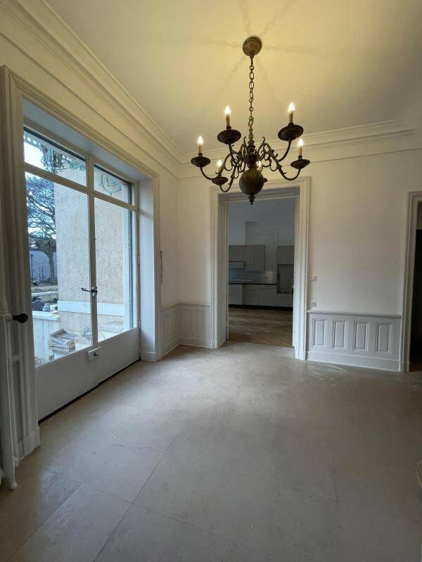 Maison 11 pièces 235 m² · à Lyon 5ème Arrondissement · 235 m² · 3 200 €