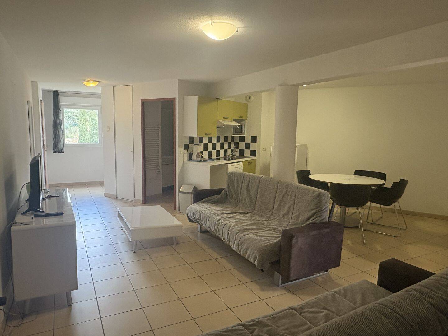 Appartement 2 pièces 59 m² · à Signes · 58,6 m² · 800 €/mois
