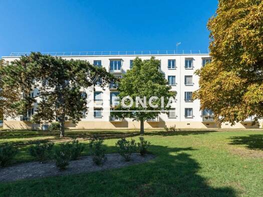 Appartement à vendre 239 000 € 2 pièces 2 chambres 55 m² Étage 3/3 Les Castors Chatou 78400