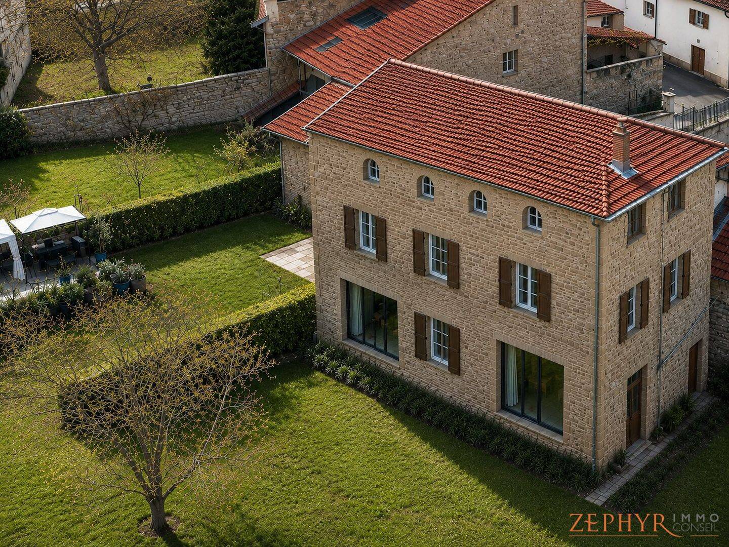 Maison 4 pièces 116 m² · à Val d'Oingt · 116 m² · 230 000 €
