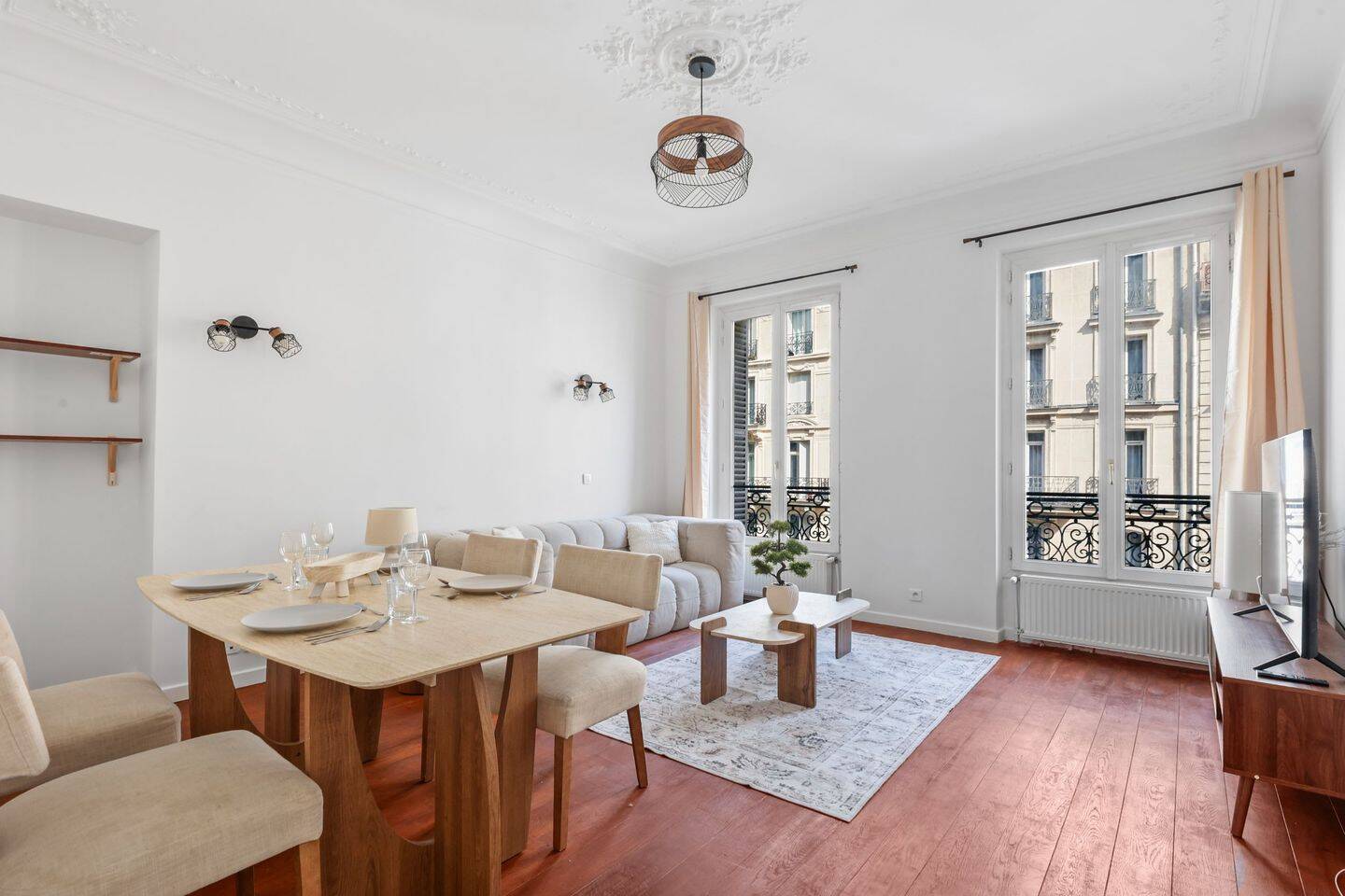 Appartement 4 pièces 80 m² · à Paris 10ème Arrondissement · 80 m² · 3 440 €