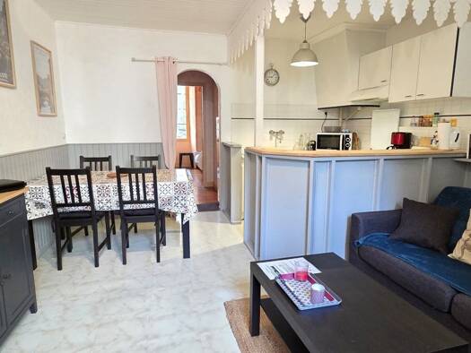 Appartement à vendre 77 000 € 3 pièces 2 chambres 47 m² 3ème étage Eaux-Bonnes 64440