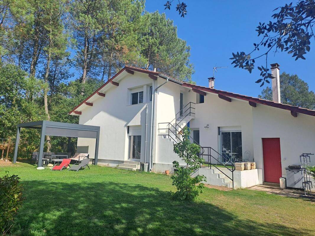 Maison 6 pièces 138 m² · à Dax · 138 m² · 416 000 €