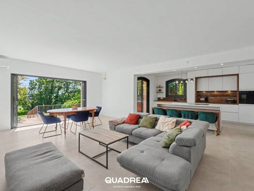 Maison à vendre 445 000 € 8 pièces 7 chambres 220 m² 1 614 m² de terrain Gratentour 31150