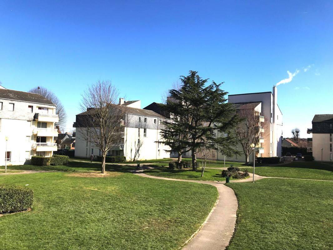 Appartement 3 pièces 72 m² · à Saint-Pierre-lès-Elbeuf · 72 m² · 586 €
