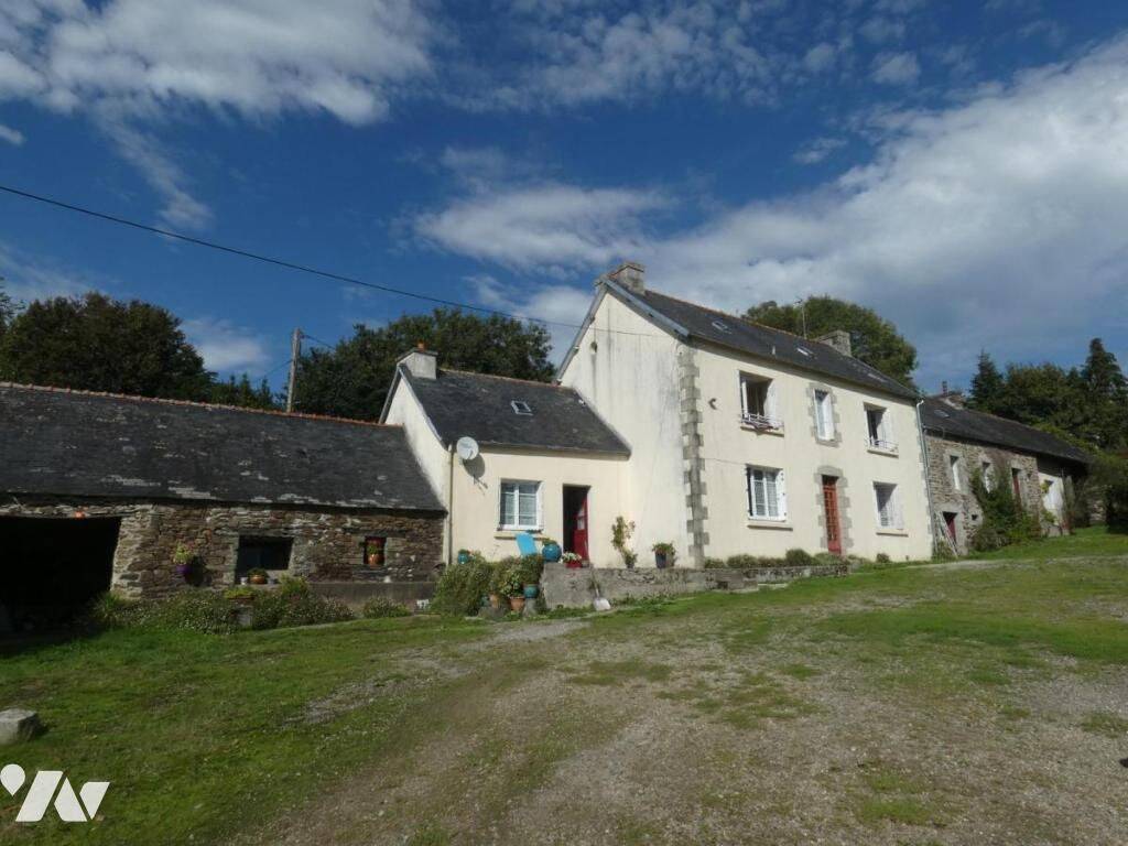 Maison 11 pièces 172 m² · à Le Cloître-Pleyben · 172 m² · 239 300 €