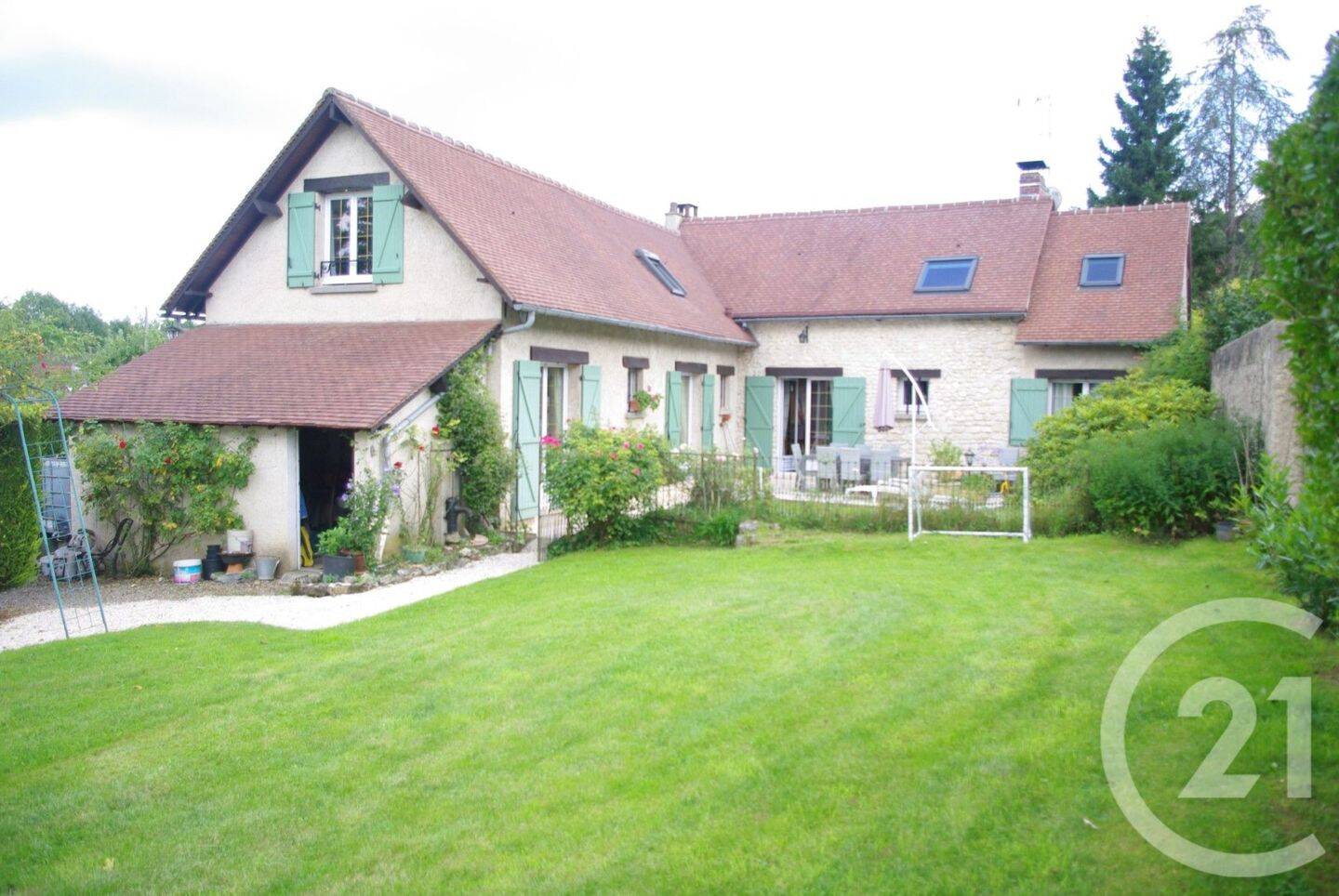 Maison 8 pièces 197 m² · à La Chapelle-Longueville · 197 m² · 539 000 €