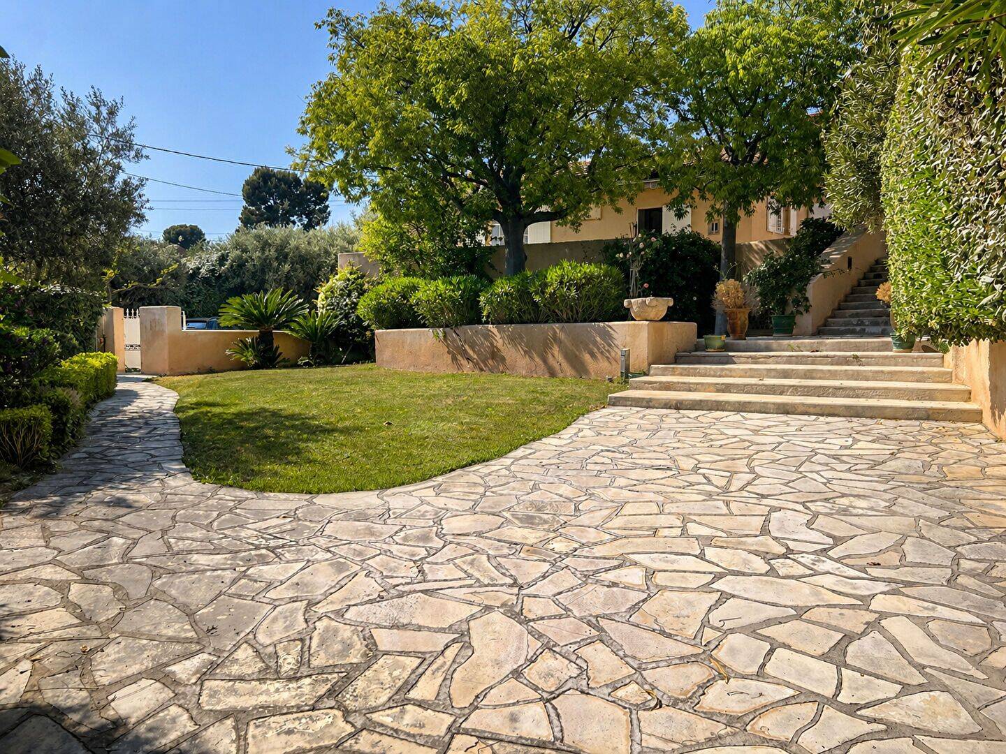 Maison 6 pièces 246 m² · à Allauch · 246 m² · 1 390 000 €