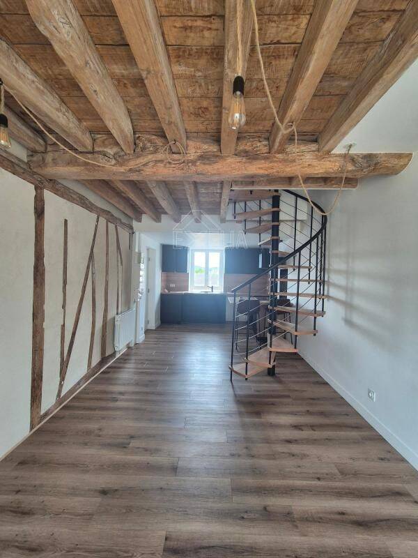 Appartement 3 pièces 44 m² · à Freneuse · 44 m² · 890 €