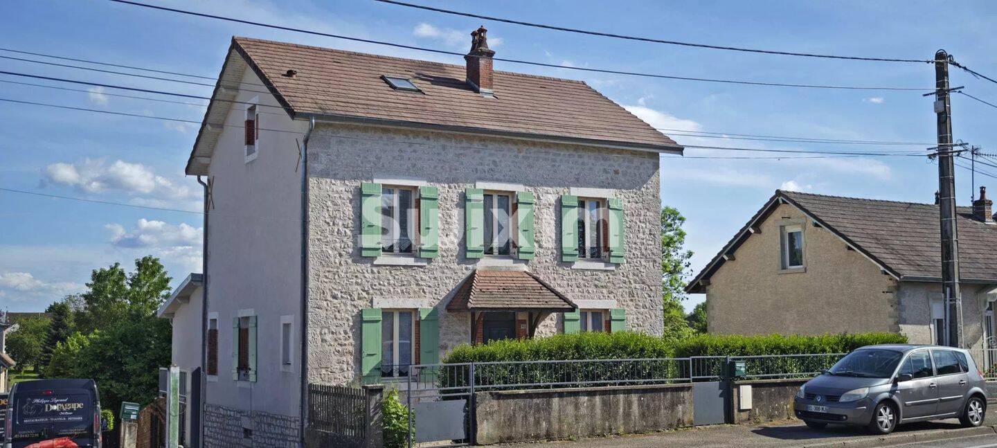 Maison 8 pièces 191 m² · à Dole · 191 m² · 325 000 €