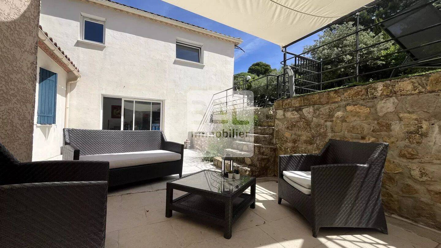 Maison 8 pièces 200 m² · à Connaux · 200 m² · 450 000 €